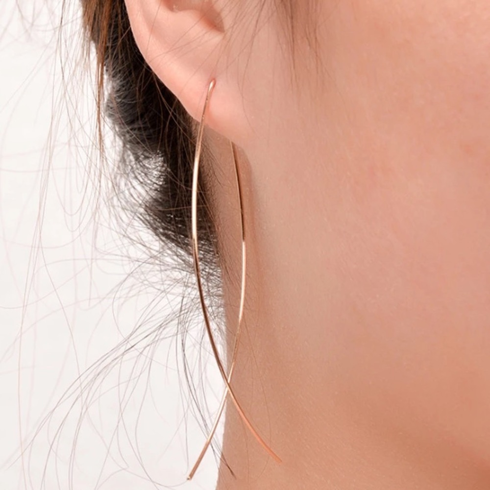 ✨NEW✨ GOLD Ultra lightweight wire Earrings
